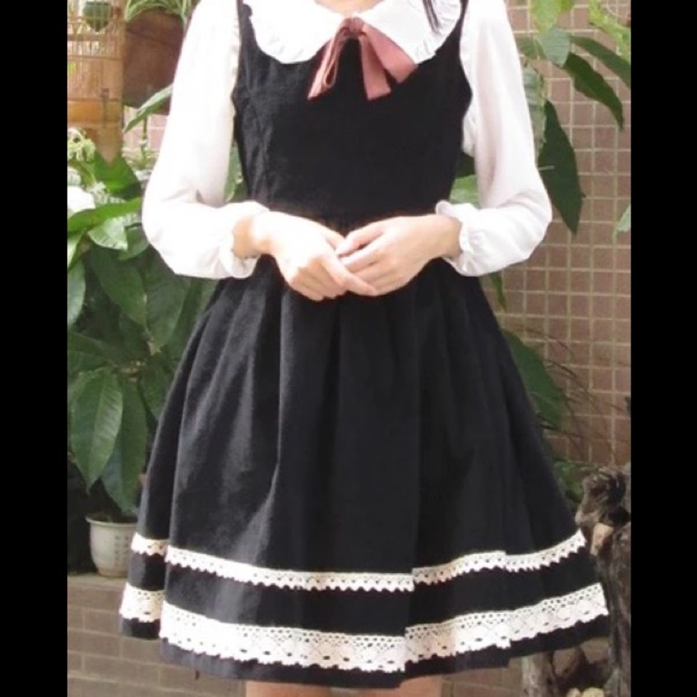 super cute Lolita Amavel back lace up black dress